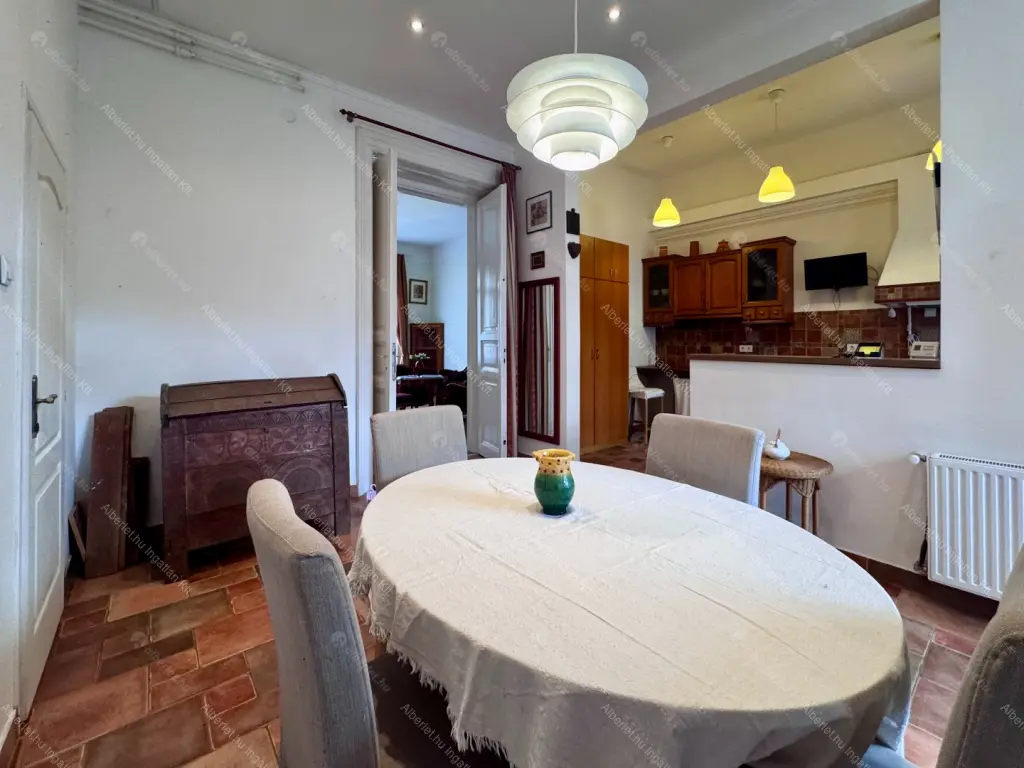 Kiadó albérlet 480000 Ft/hó áron: Budapest, I. kerület  Iskola utca. Mérete: 100 nm, 3 szobás | Alberlet.hu - 6692203