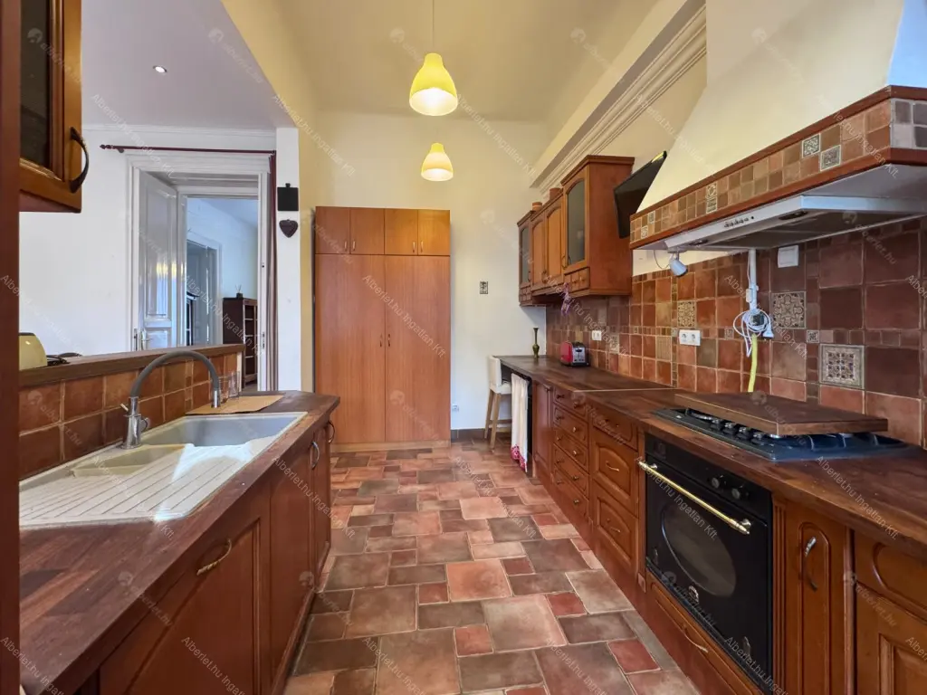 Kiadó albérlet 480000 Ft/hó áron: Budapest, I. kerület  Iskola utca. Mérete: 100 nm, 3 szobás | Alberlet.hu - 6692218