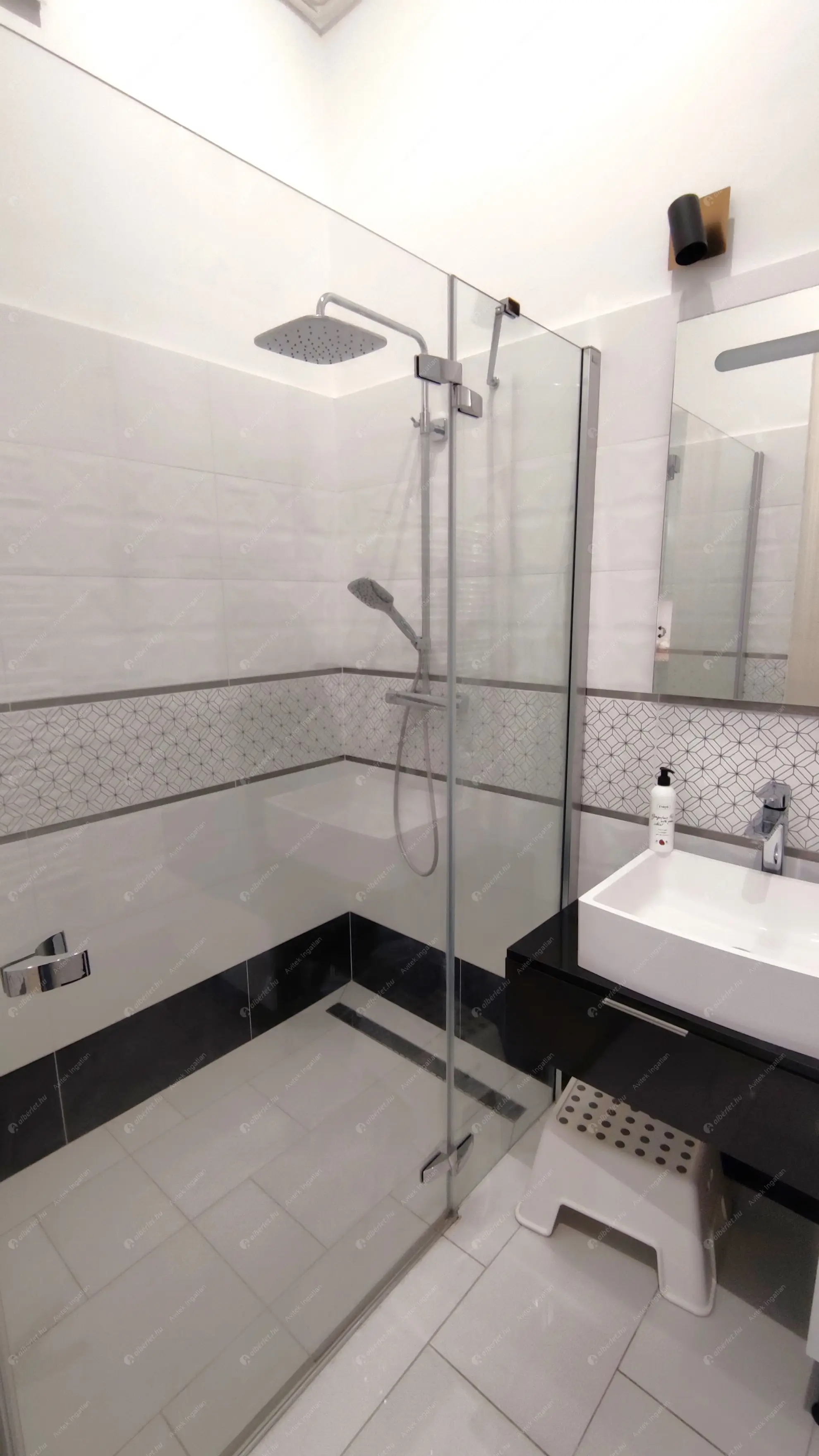 Kiadó albérlet 295000 Ft/hó áron: Budapest, I. kerület  Iskola utca. Mérete: 60 nm, 2 szobás | Alberlet.hu - 6551540