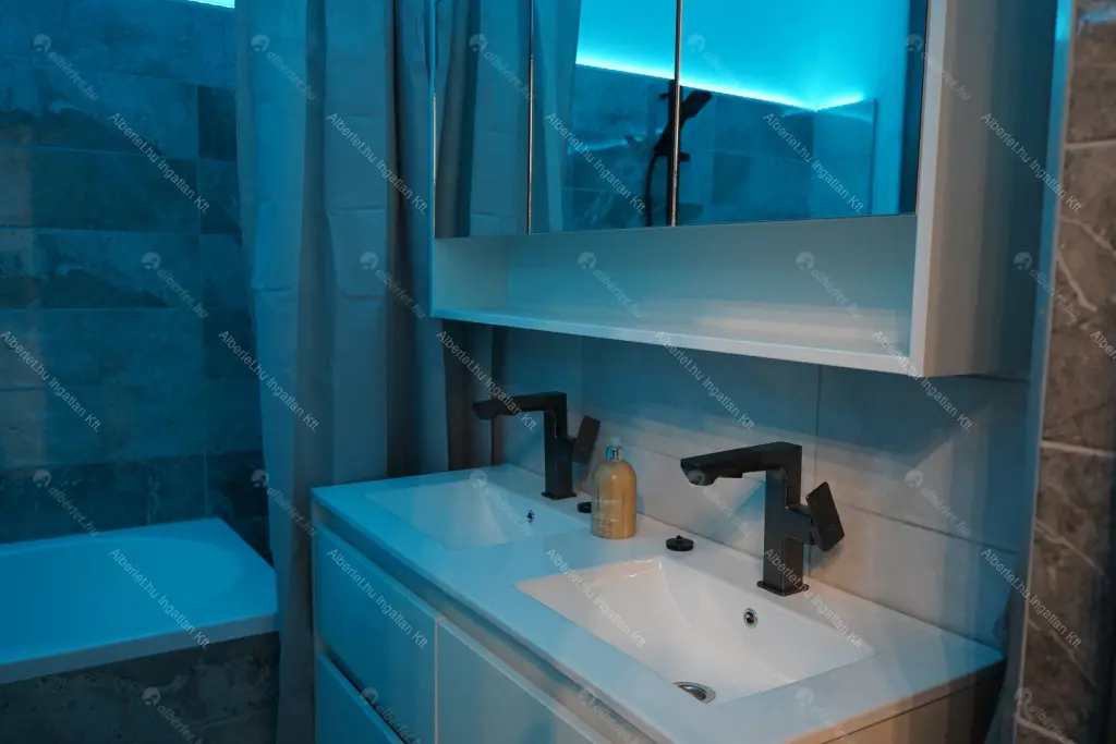 Kiadó albérlet 400000 Ft/hó áron: Budapest, I. kerület  Krisztina körút. Mérete: 72 nm, 4 szobás | Alberlet.hu - 6683834