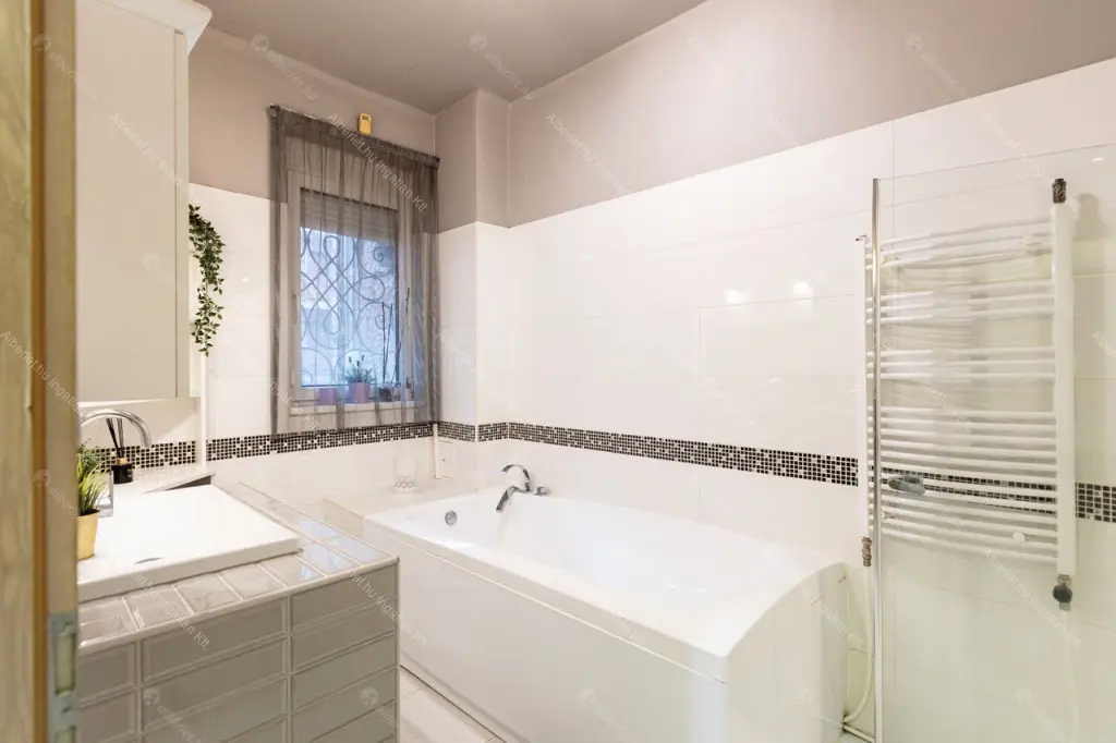 Kiadó albérlet 420000 Ft/hó áron: Budapest, I. kerület  Krisztina körút. Mérete: 74 nm, 3 szobás | Alberlet.hu - 6702047