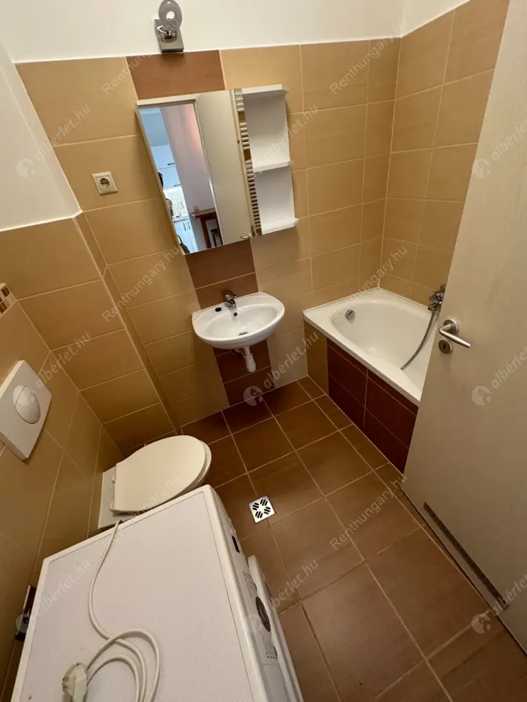 Kiadó albérlet 240000 Ft/hó áron: Budapest, I. kerület  Kuny Domokos utca. Mérete: 43 nm, 2 szobás | Alberlet.hu - 6526083