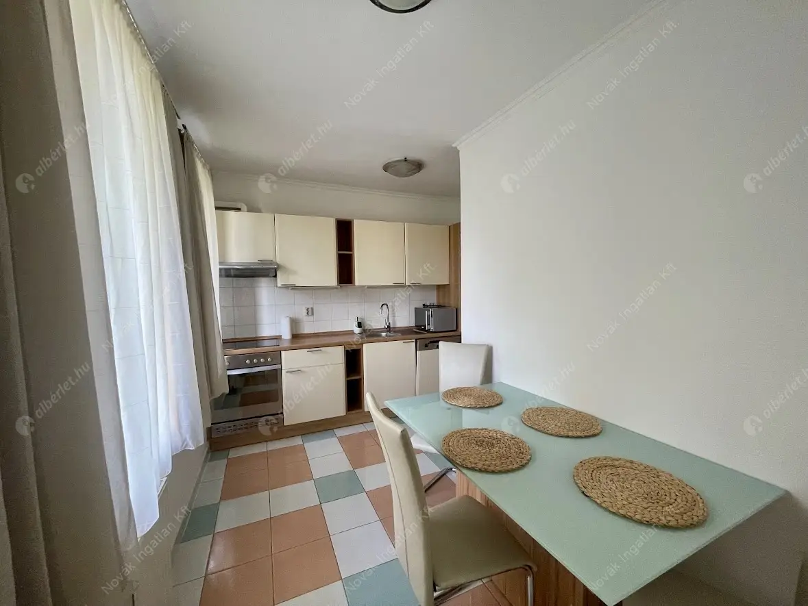 Kiadó albérlet 300000 Ft/hó áron: Budapest, I. kerület  Lisznyai utca. Mérete: 54 nm, 2 szobás | Alberlet.hu - 6574074