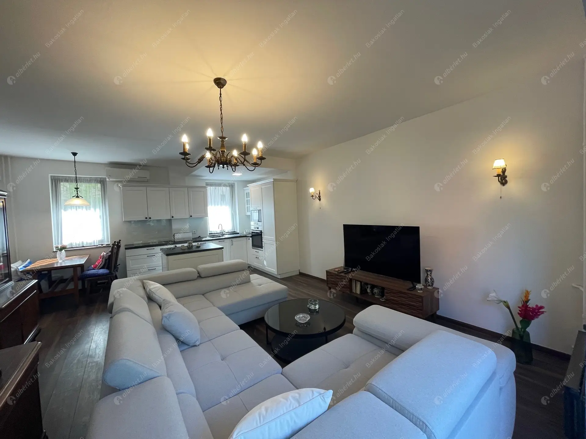 Kiadó albérlet 477000 Ft/hó áron: Budapest, I. kerület  Logodi utca. Mérete: 80 nm, 3 szobás | Alberlet.hu - 6236366