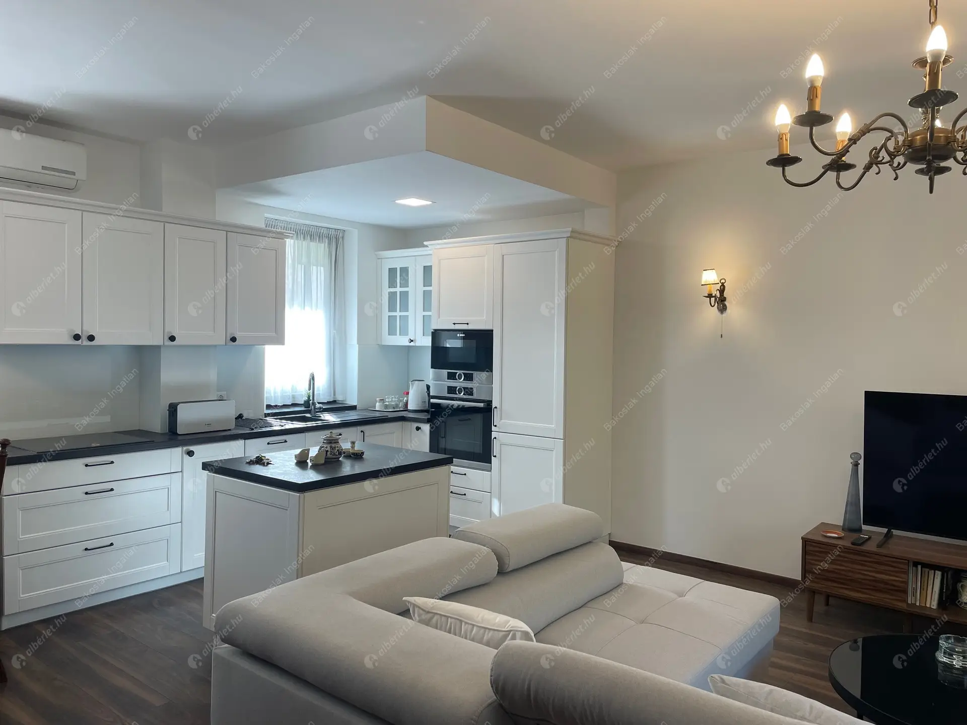 Kiadó albérlet 477000 Ft/hó áron: Budapest, I. kerület  Logodi utca. Mérete: 80 nm, 3 szobás | Alberlet.hu - 6236372