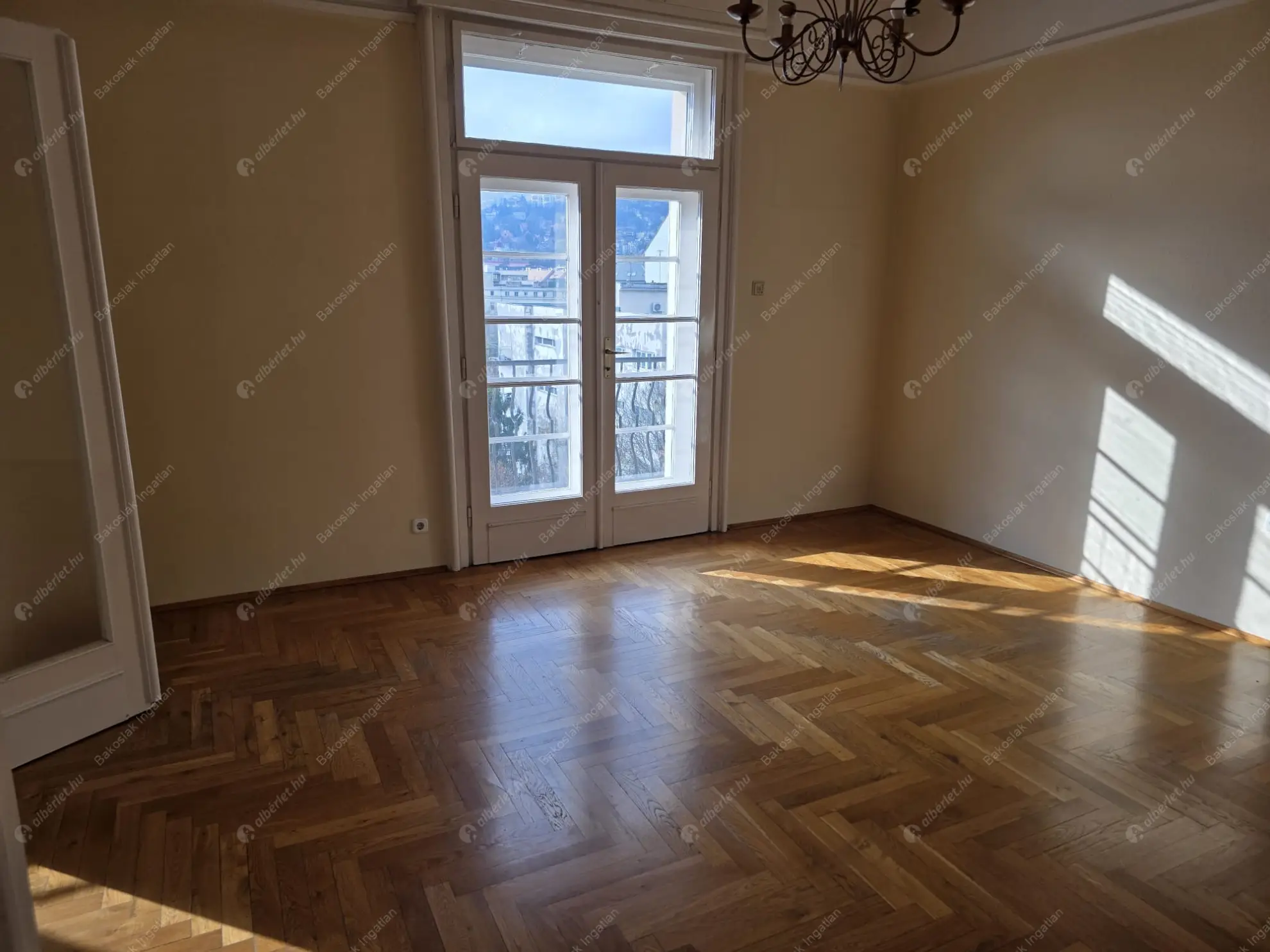 Kiadó albérlet 330000 Ft/hó áron: Budapest, I. kerület  Logodi utca. Mérete: 86 nm, 2 szobás | Alberlet.hu - 6588904