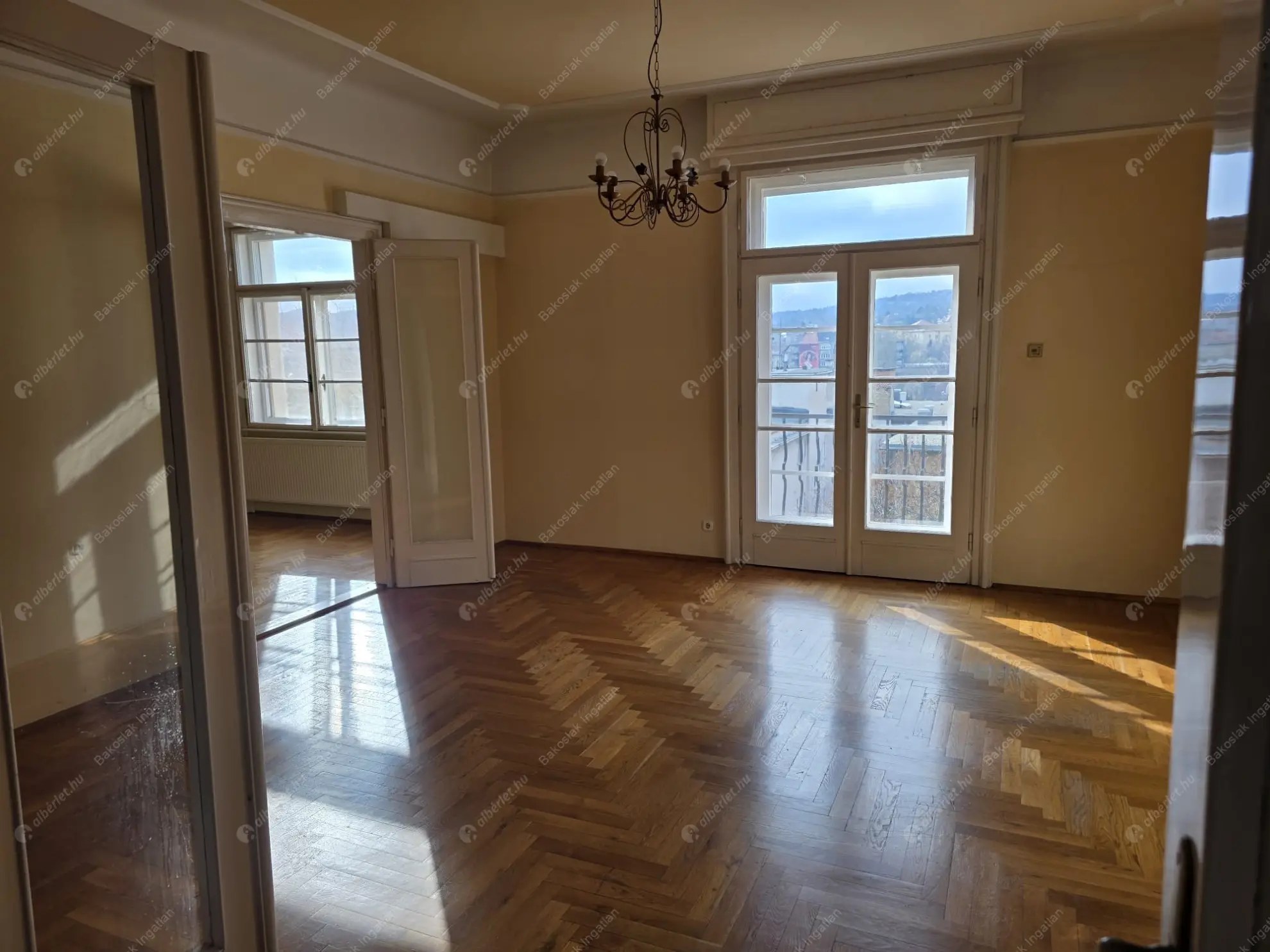 Kiadó albérlet 330000 Ft/hó áron: Budapest, I. kerület  Logodi utca. Mérete: 86 nm, 2 szobás | Alberlet.hu - 6588907