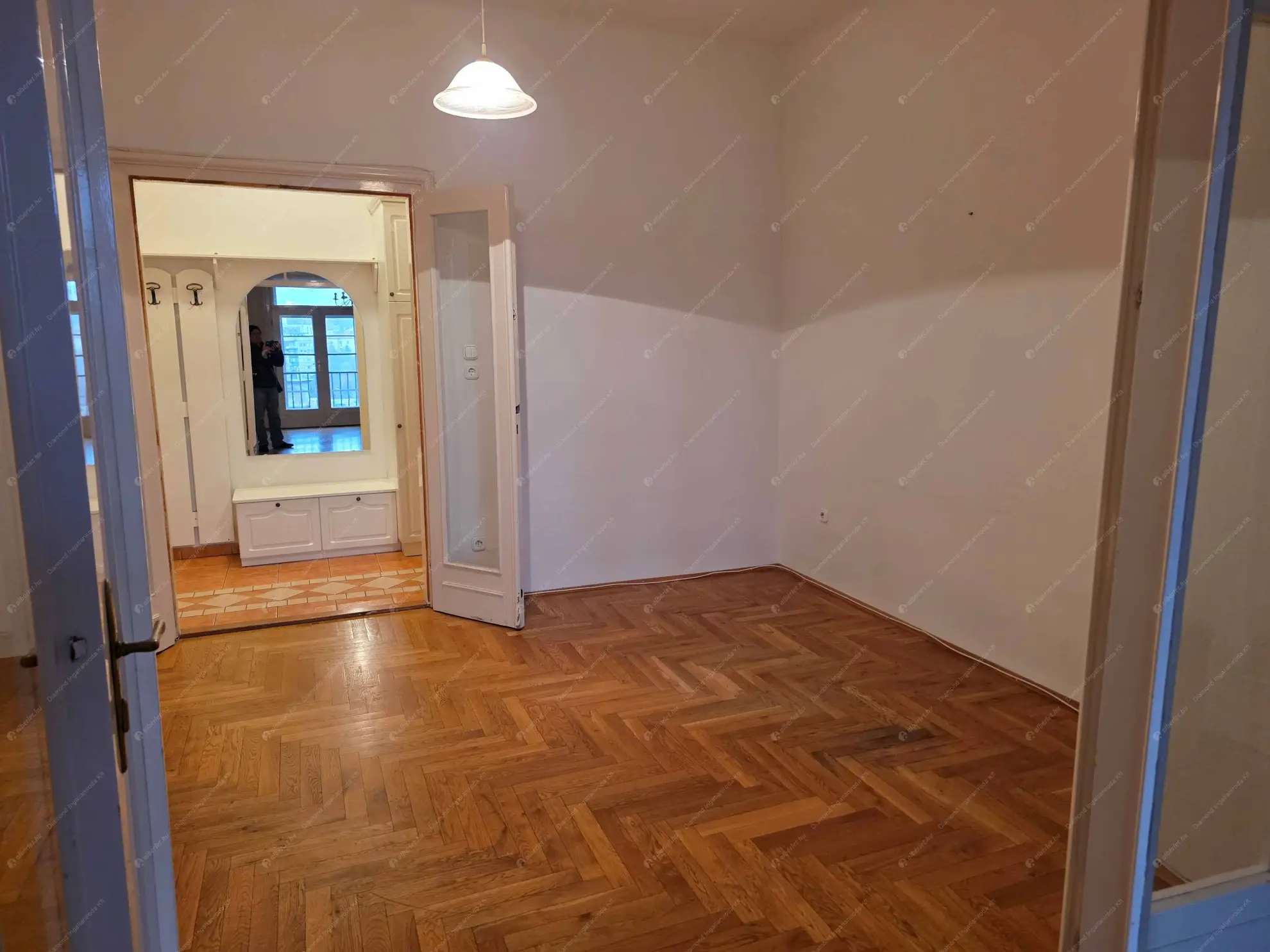 Kiadó albérlet 330000 Ft/hó áron: Budapest, I. kerület  Logodi utca. Mérete: 90 nm, 2 szobás | Alberlet.hu - 6590386