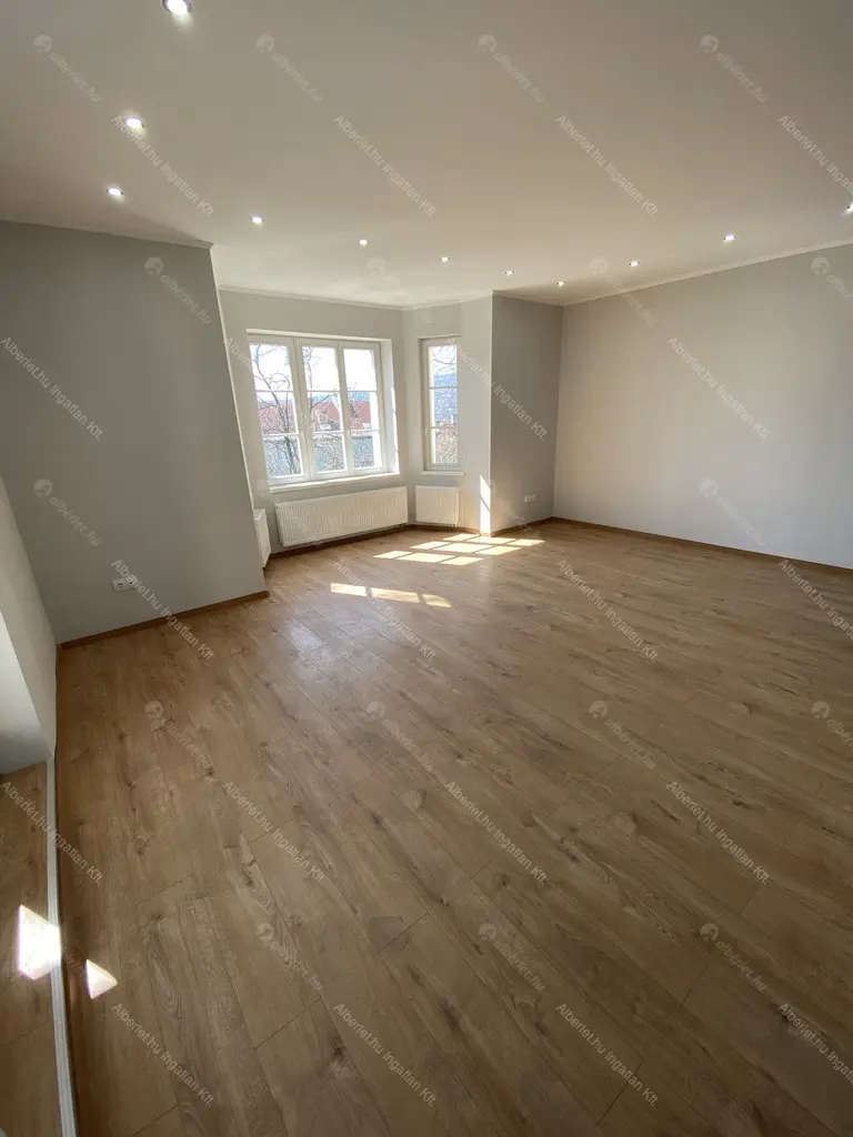 Kiadó albérlet 590000 Ft/hó áron: Budapest, I. kerület  Lovas út. Mérete: 80 nm, 3 szobás | Alberlet.hu - 6701220