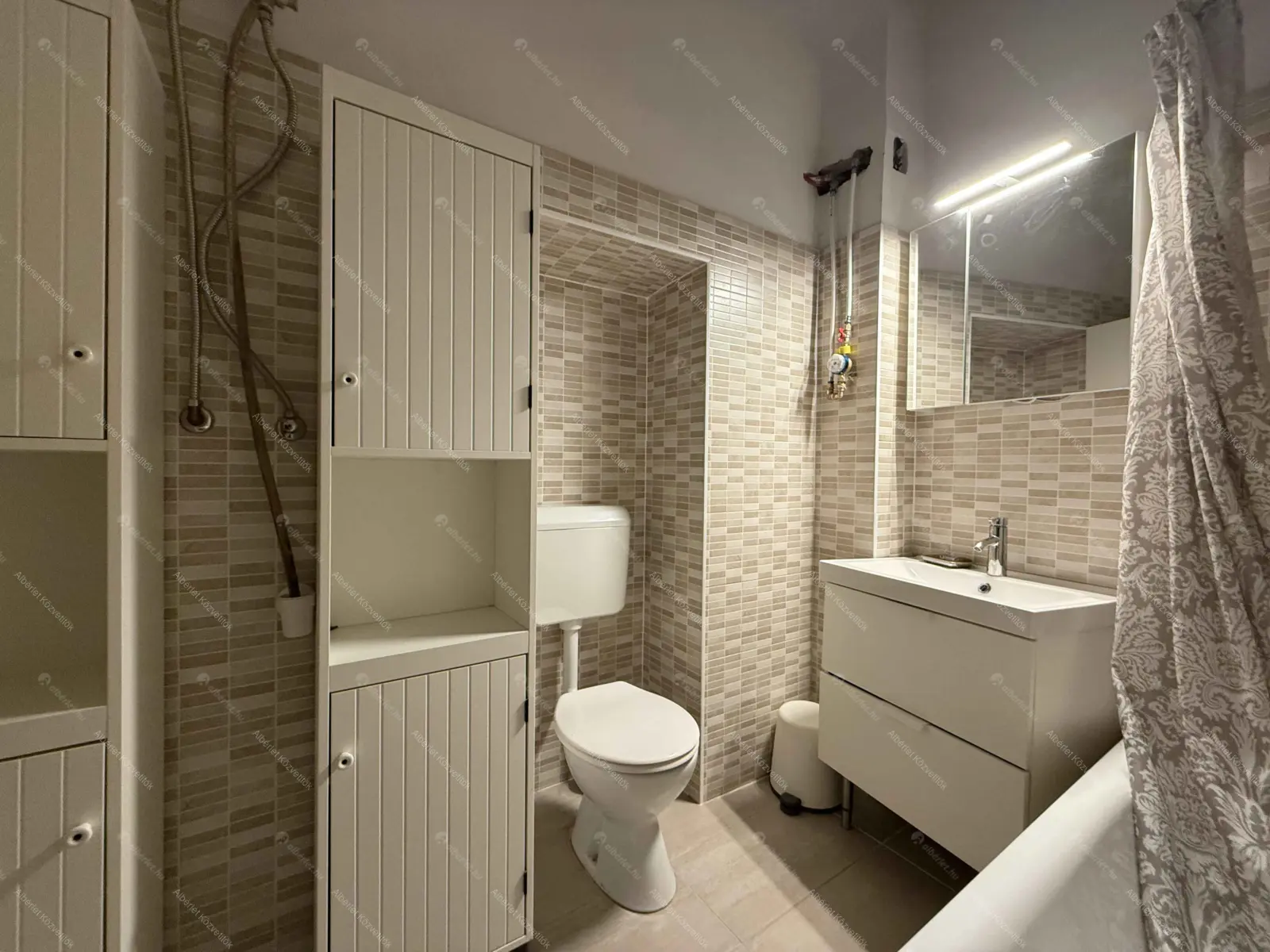 Kiadó albérlet 200000 Ft/hó áron: Budapest, I. kerület  Mészáros utca. Mérete: 40 nm, 1 szobás | Alberlet.hu - 6683769