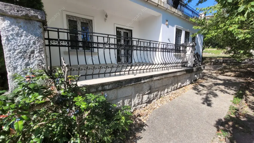 Kiadó albérlet 550000 Ft/hó áron: Budapest, I. kerület  Mihály utca. Mérete: 140 nm, 4 szobás | Alberlet.hu - 6499672