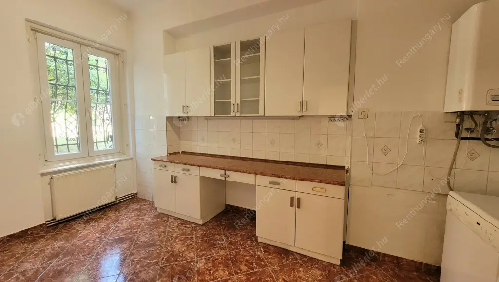 Kiadó albérlet 550000 Ft/hó áron: Budapest, I. kerület  Mihály utca. Mérete: 140 nm, 4 szobás | Alberlet.hu - 6499684