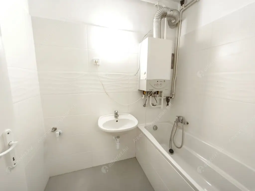 Kiadó albérlet 230000 Ft/hó áron: Budapest, I. kerület  Mihály utca. Mérete: 40 nm, 1 szobás | Alberlet.hu - 6591226