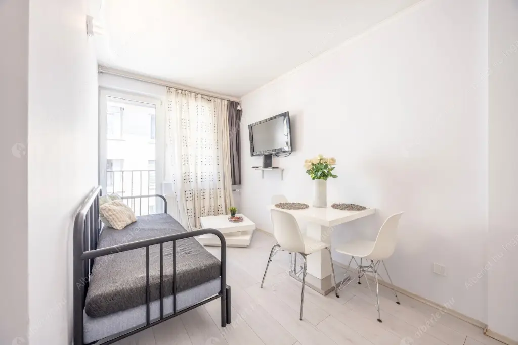 Kiadó albérlet 369000 Ft/hó áron: Budapest, I. kerület  Naphegy utca. Mérete: 55 nm, 1 szobás | Alberlet.hu - 6619619