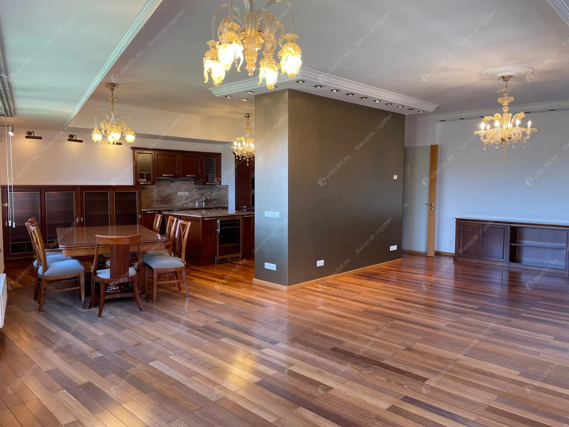 Kiadó albérlet 971000 Ft/hó áron: Budapest, I. kerület  Országház utca. Mérete: 160 nm, 4 szobás | Alberlet.hu - 6048099