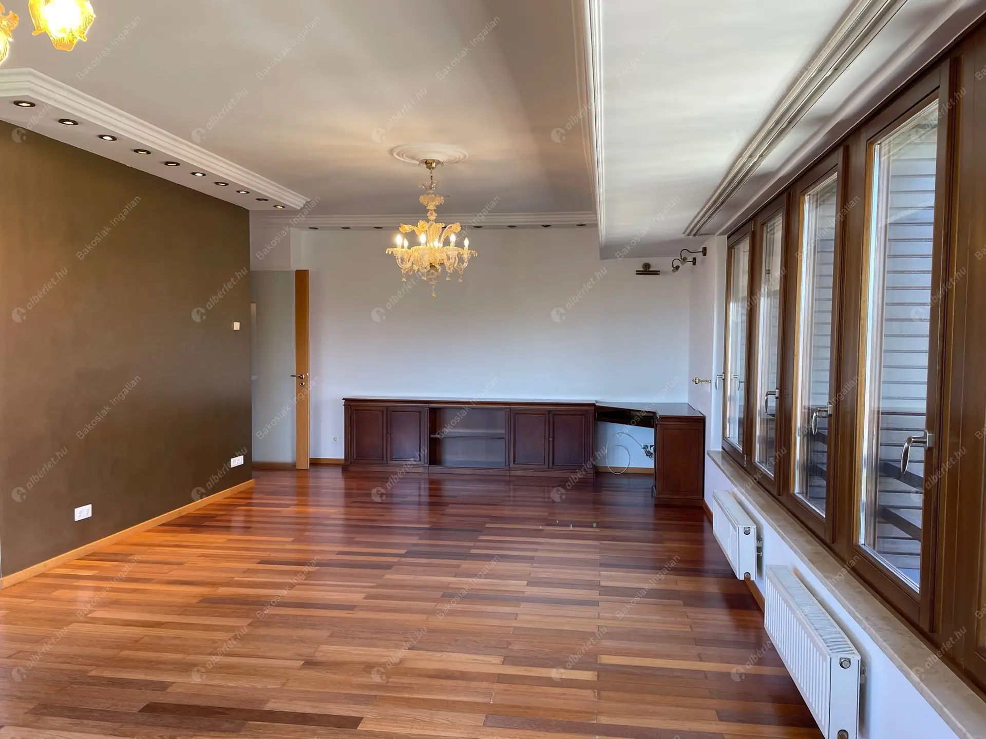 Kiadó albérlet 971000 Ft/hó áron: Budapest, I. kerület  Országház utca. Mérete: 160 nm, 4 szobás | Alberlet.hu - 6048101