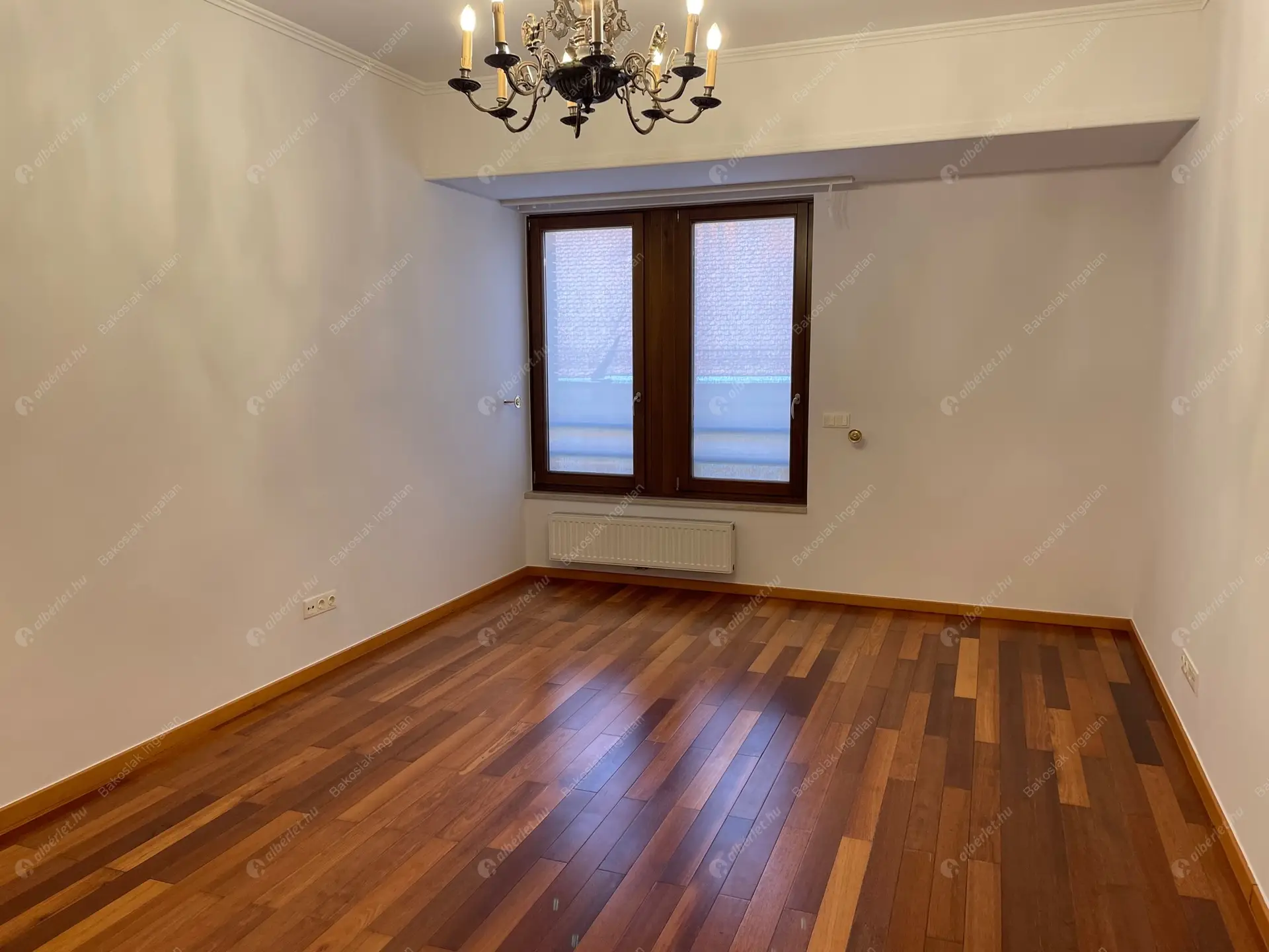 Kiadó albérlet 971000 Ft/hó áron: Budapest, I. kerület  Országház utca. Mérete: 160 nm, 4 szobás | Alberlet.hu - 6048111