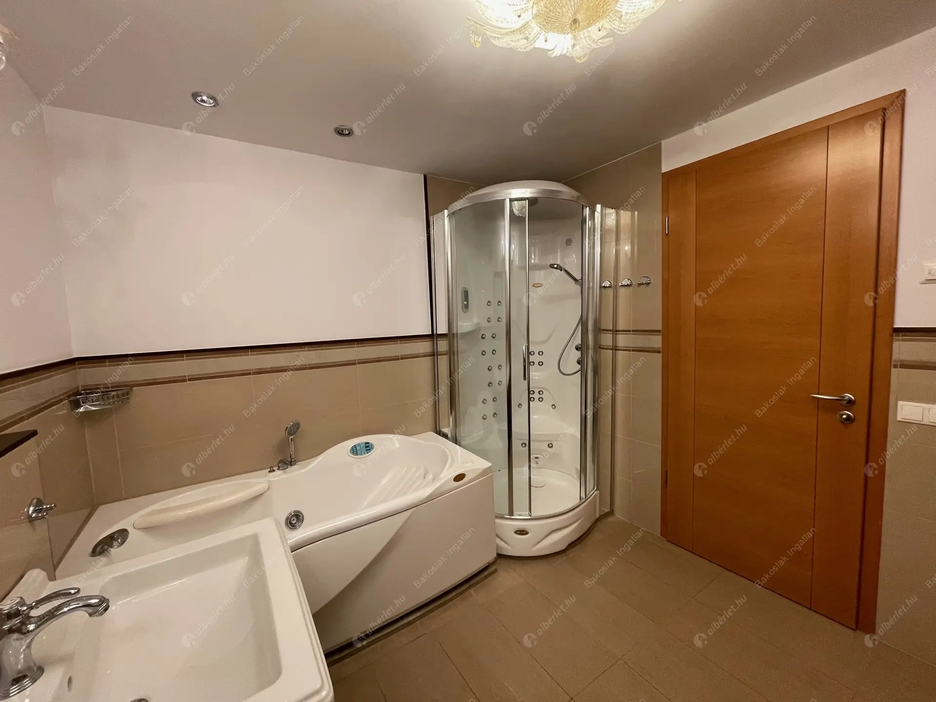 Kiadó albérlet 971000 Ft/hó áron: Budapest, I. kerület  Országház utca. Mérete: 160 nm, 4 szobás | Alberlet.hu - 6048113