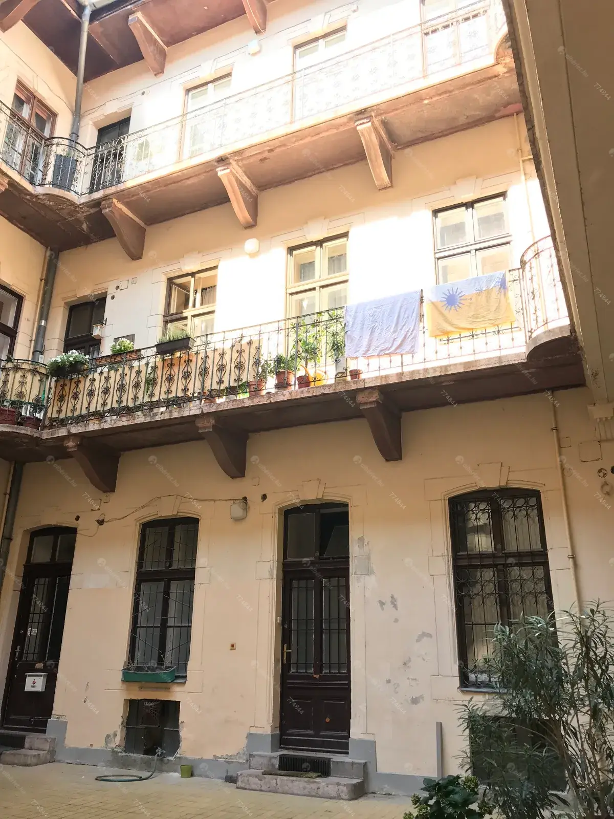 Kiadó albérlet 245000 Ft/hó áron: Budapest, I. kerület  Országház utca. Mérete: 30 nm, 1 szobás | Alberlet.hu - 6656816