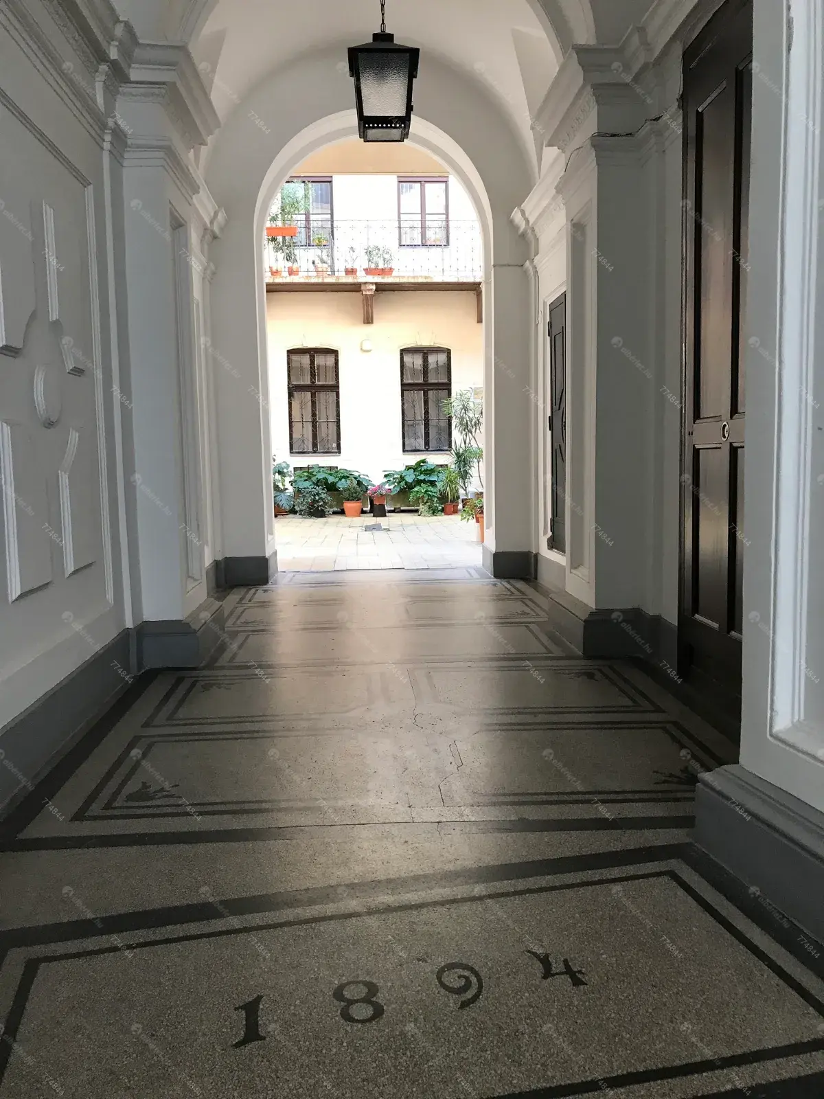 Kiadó albérlet 245000 Ft/hó áron: Budapest, I. kerület  Országház utca. Mérete: 30 nm, 1 szobás | Alberlet.hu - 6656818