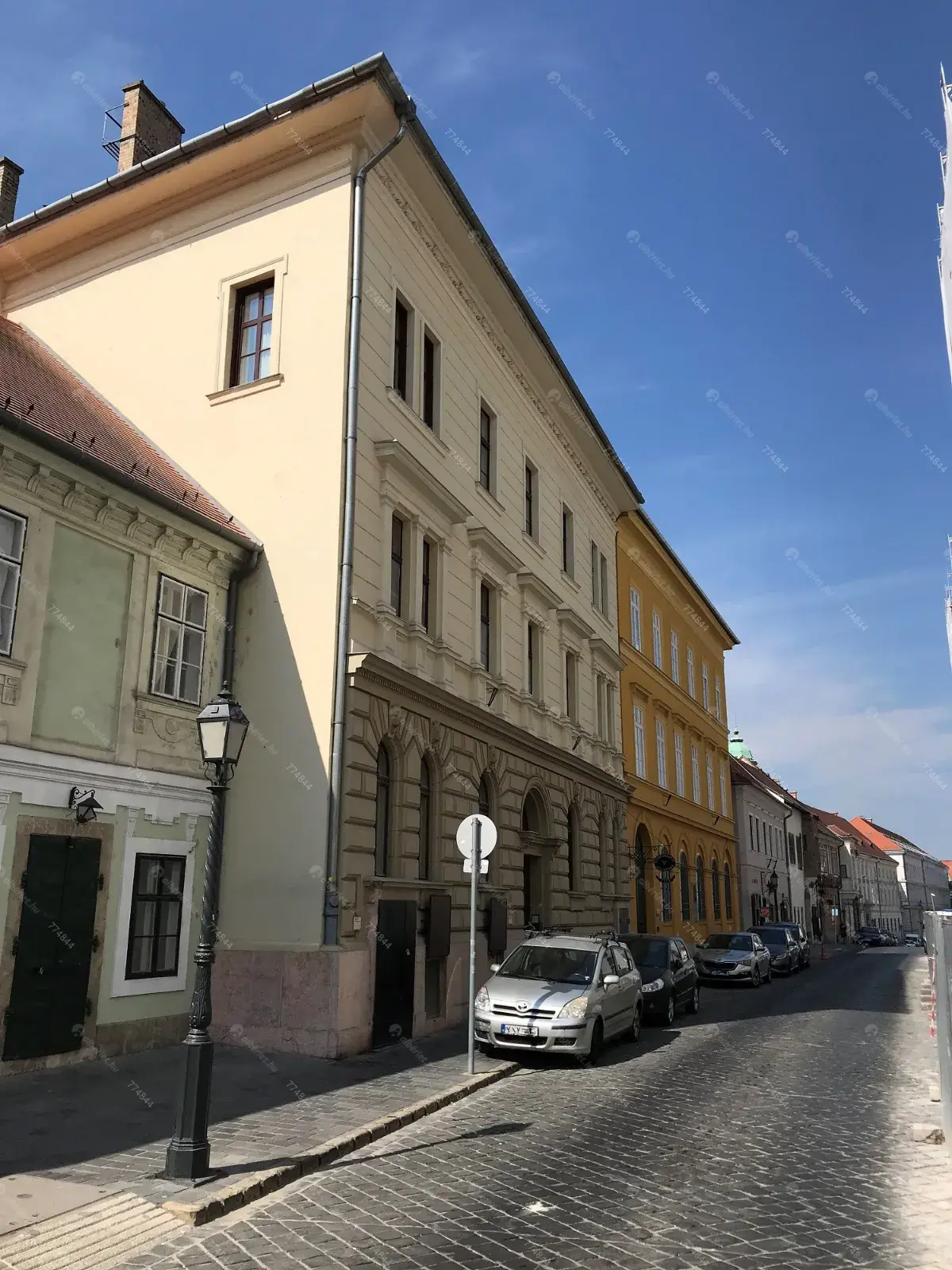 Kiadó albérlet 245000 Ft/hó áron: Budapest, I. kerület  Országház utca. Mérete: 30 nm, 1 szobás | Alberlet.hu - 6656820