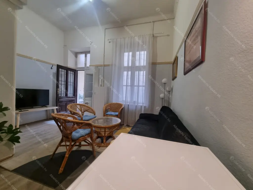 Kiadó albérlet 235000 Ft/hó áron: Budapest, I. kerület  Országház utca. Mérete: 30 nm, 1 szobás | Alberlet.hu - 6681063