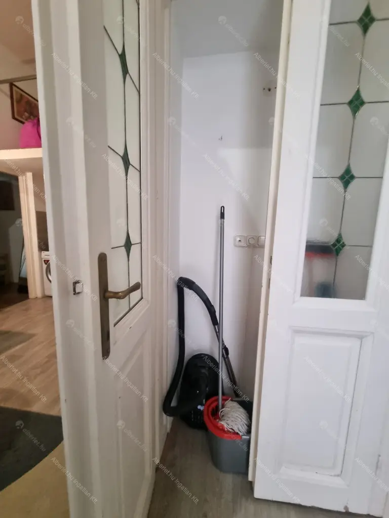 Kiadó albérlet 235000 Ft/hó áron: Budapest, I. kerület  Országház utca. Mérete: 30 nm, 1 szobás | Alberlet.hu - 6681065