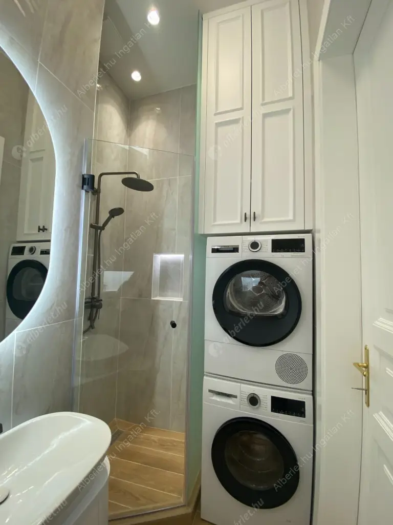 Kiadó albérlet 990000 Ft/hó áron: Budapest, I. kerület  Országház utca. Mérete: 47 nm, 1 szobás | Alberlet.hu - 6638575