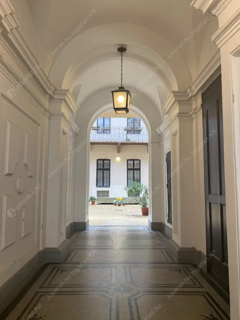 Kiadó albérlet 990000 Ft/hó áron: Budapest, I. kerület  Országház utca. Mérete: 47 nm, 1 szobás | Alberlet.hu - 6638576