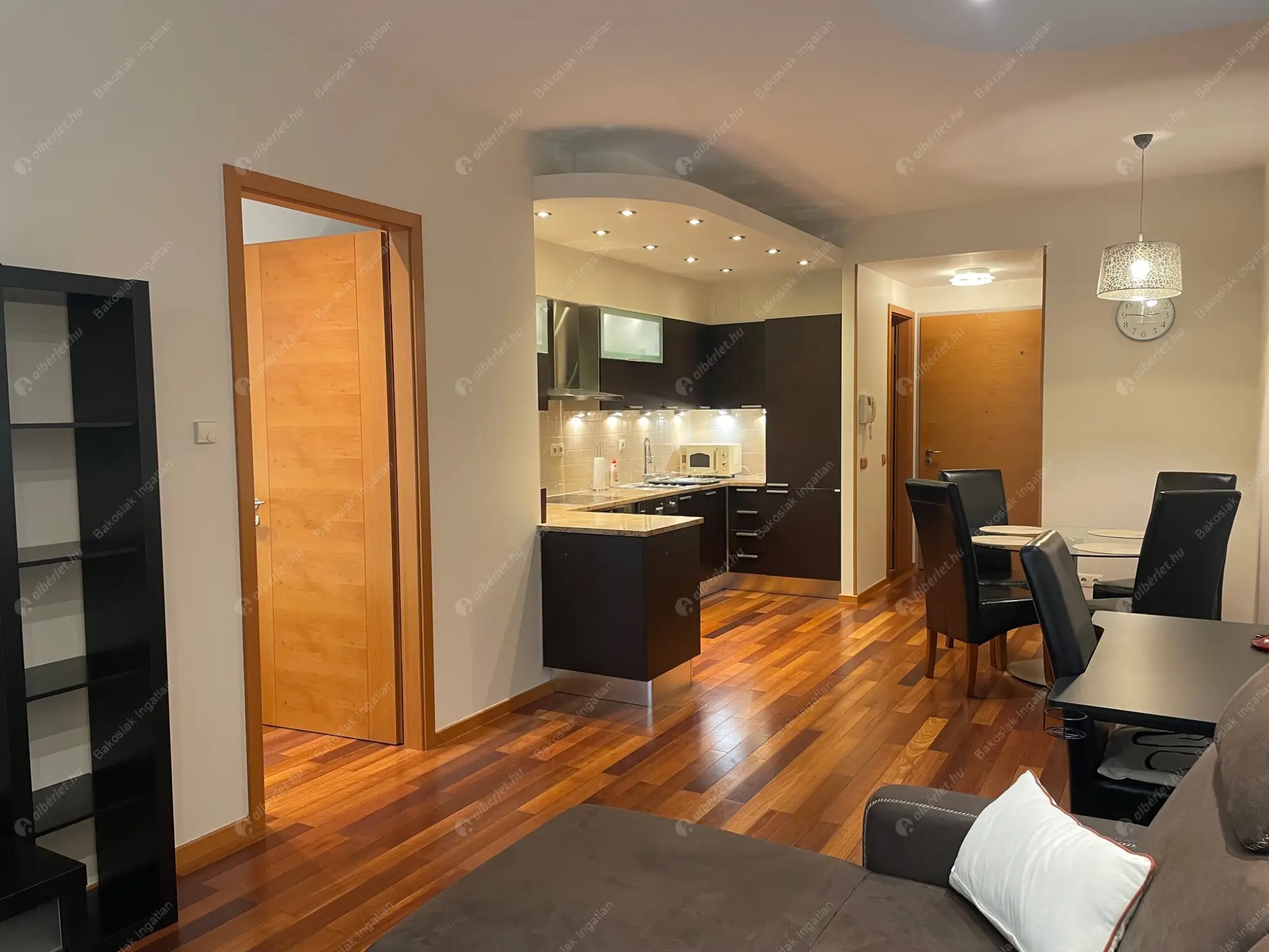 Kiadó albérlet 539000 Ft/hó áron: Budapest, I. kerület  Országház utca. Mérete: 63 nm, 2 szobás | Alberlet.hu - 6604622