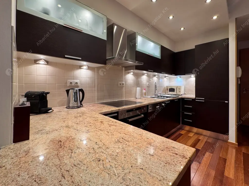 Kiadó albérlet 487000 Ft/hó áron: Budapest, I. kerület  Országház utca. Mérete: 63 nm, 2 szobás | Alberlet.hu - 6606053