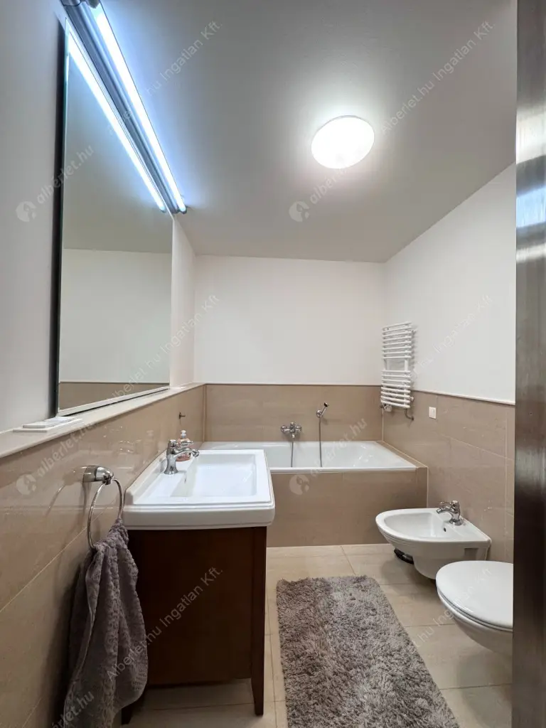 Kiadó albérlet 487000 Ft/hó áron: Budapest, I. kerület  Országház utca. Mérete: 63 nm, 2 szobás | Alberlet.hu - 6606065