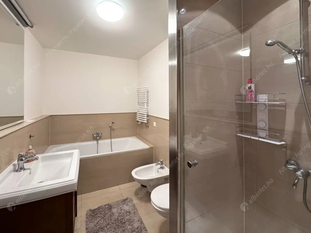 Kiadó albérlet 487000 Ft/hó áron: Budapest, I. kerület  Országház utca. Mérete: 63 nm, 2 szobás | Alberlet.hu - 6606067