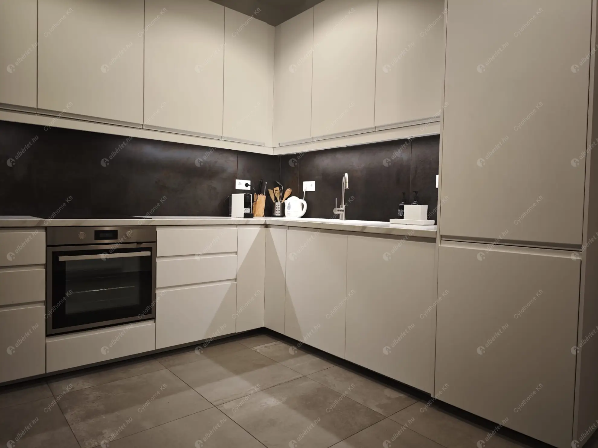 Kiadó albérlet 458000 Ft/hó áron: Budapest, I. kerület  Ostrom utca. Mérete: 80 nm, 3 szobás | Alberlet.hu - 6596661