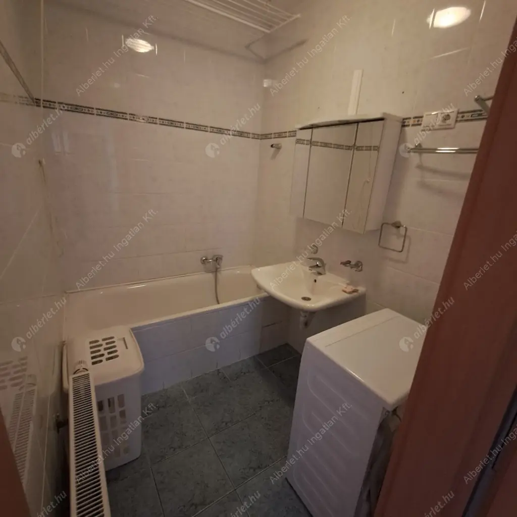 Kiadó albérlet 265000 Ft/hó áron: Budapest, I. kerület  Pauler utca. Mérete: 56 nm, 2 szobás | Alberlet.hu - 6585847