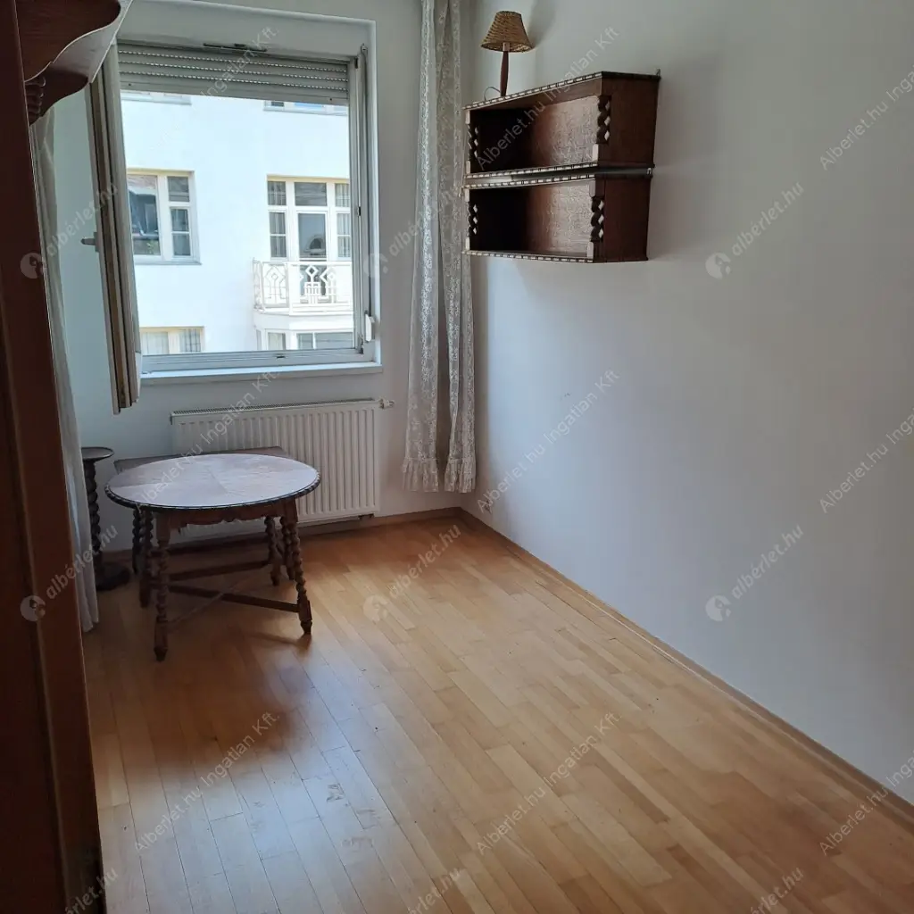 Kiadó albérlet 229000 Ft/hó áron: Budapest, I. kerület  Pauler utca. Mérete: 56 nm, 2 szobás | Alberlet.hu - 6596401