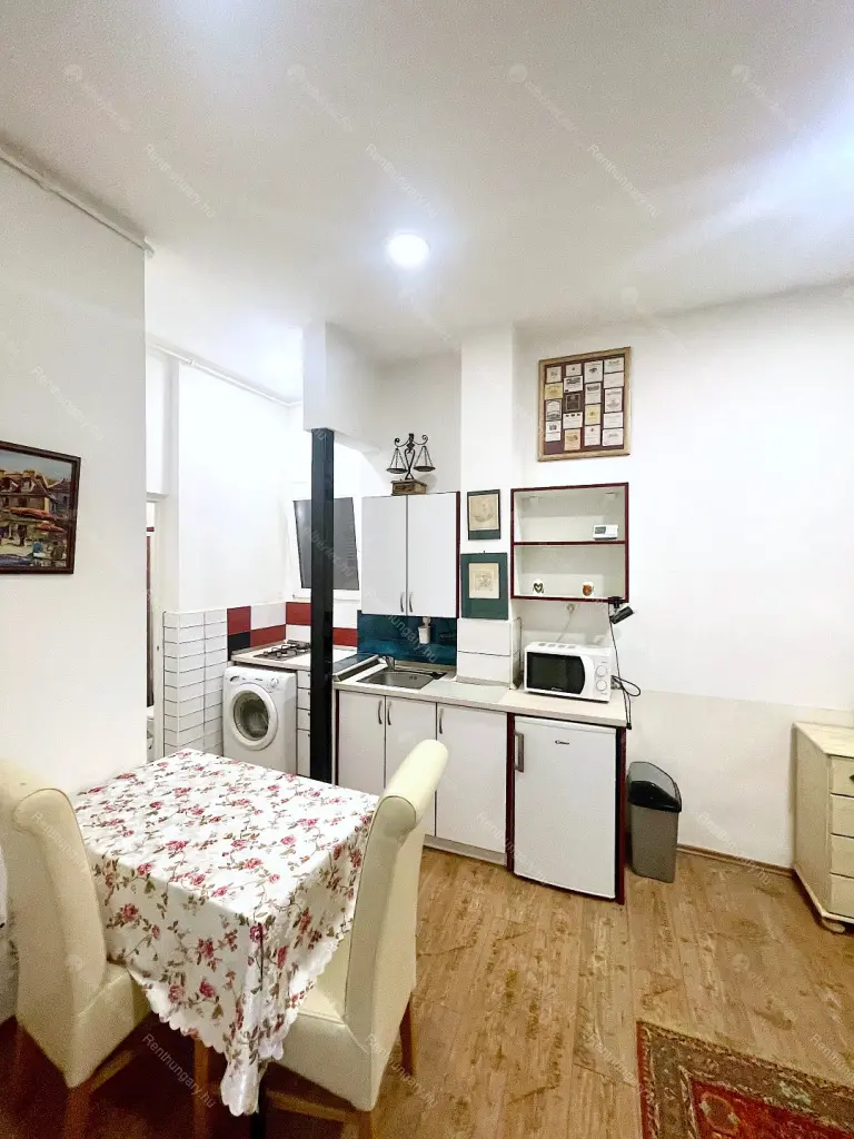 Kiadó albérlet 155000 Ft/hó áron: Budapest, I. kerület  Ponty utca. Mérete: 26 nm, 1 szobás | Alberlet.hu - 6641393