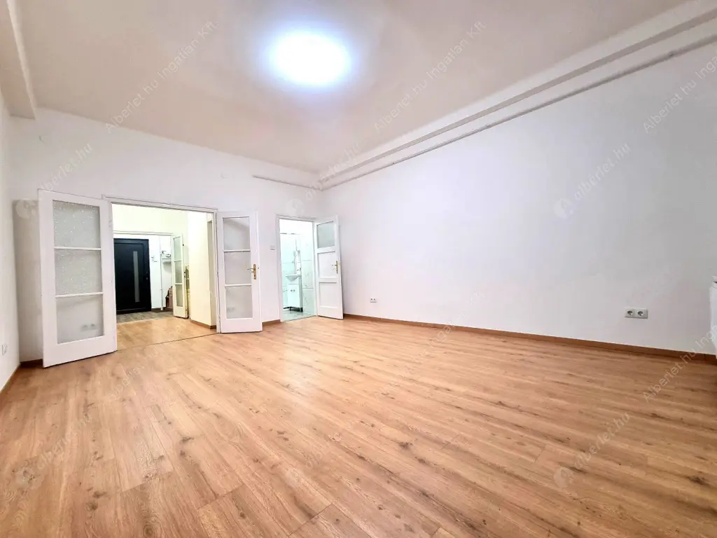 Kiadó albérlet 219000 Ft/hó áron: Budapest, I. kerület  Széna tér. Mérete: 45 nm, 1 szobás | Alberlet.hu - 6619842