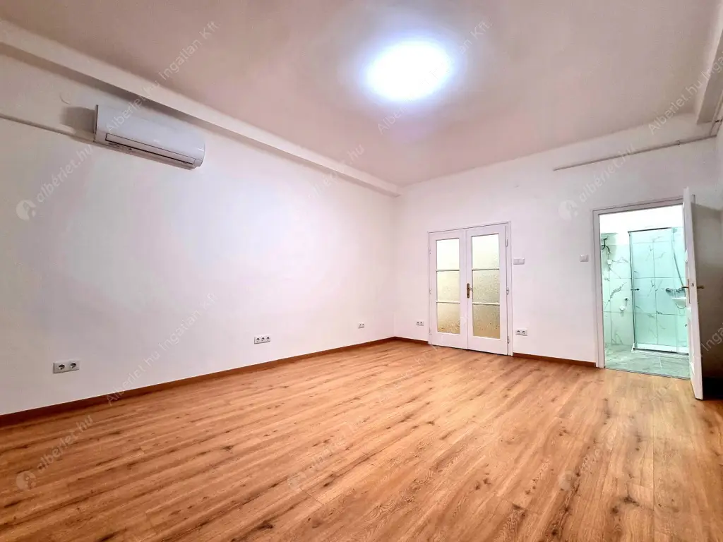 Kiadó albérlet 219000 Ft/hó áron: Budapest, I. kerület  Széna tér. Mérete: 45 nm, 1 szobás | Alberlet.hu - 6619843