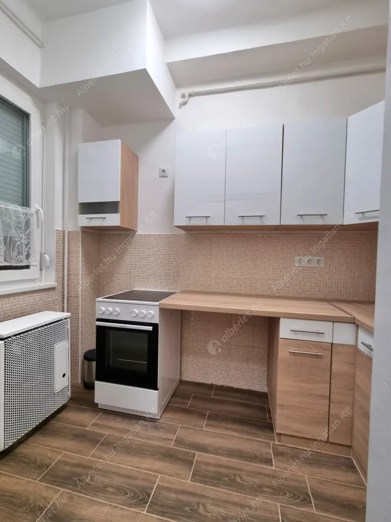 Kiadó albérlet 219000 Ft/hó áron: Budapest, I. kerület  Széna tér. Mérete: 45 nm, 1 szobás | Alberlet.hu - 6619846