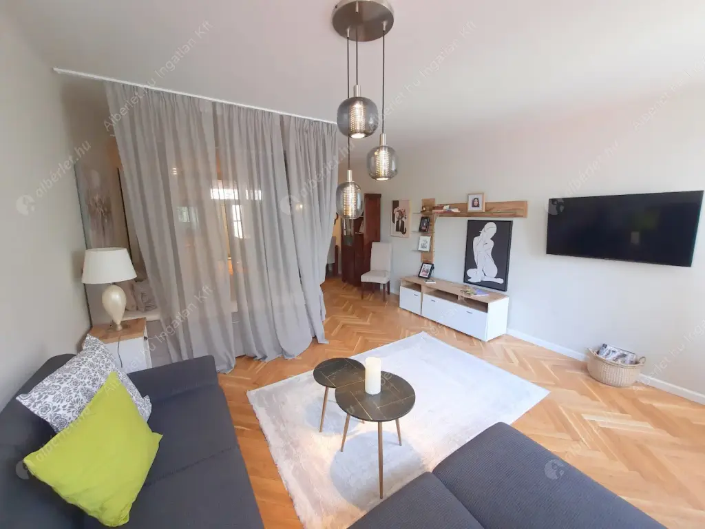 Kiadó albérlet 534000 Ft/hó áron: Budapest, I. kerület  Szentháromság tér. Mérete: 51 nm, 1 szobás | Alberlet.hu - 6518750