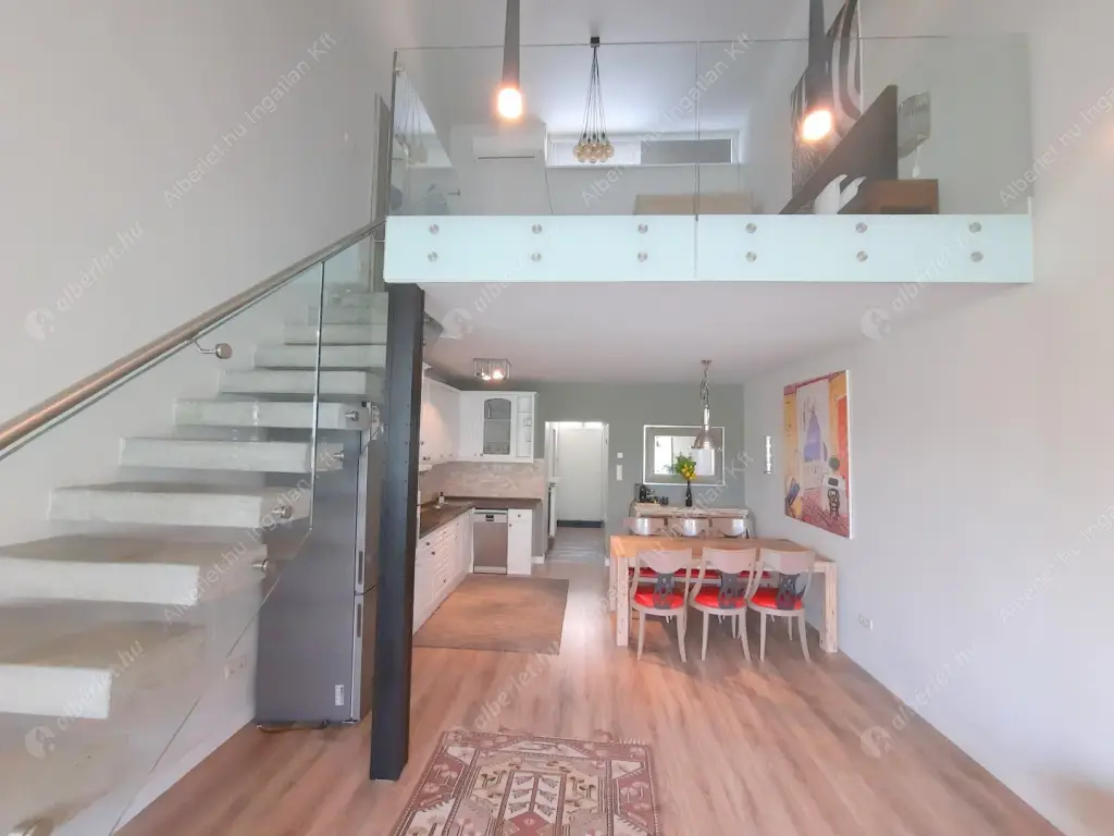 Kiadó albérlet 648000 Ft/hó áron: Budapest, I. kerület  Szentháromság tér. Mérete: 78 nm, 2 szobás | Alberlet.hu - 6518768