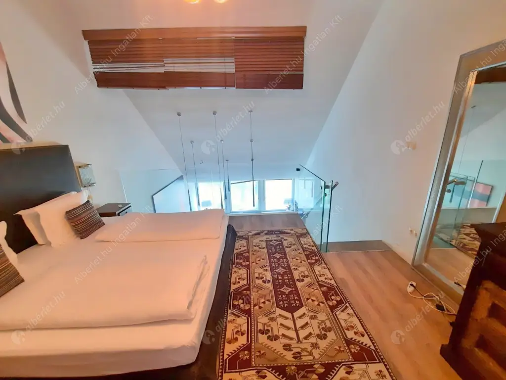 Kiadó albérlet 639000 Ft/hó áron: Budapest, I. kerület  Szentháromság tér. Mérete: 78 nm, 2 szobás | Alberlet.hu - 6625342