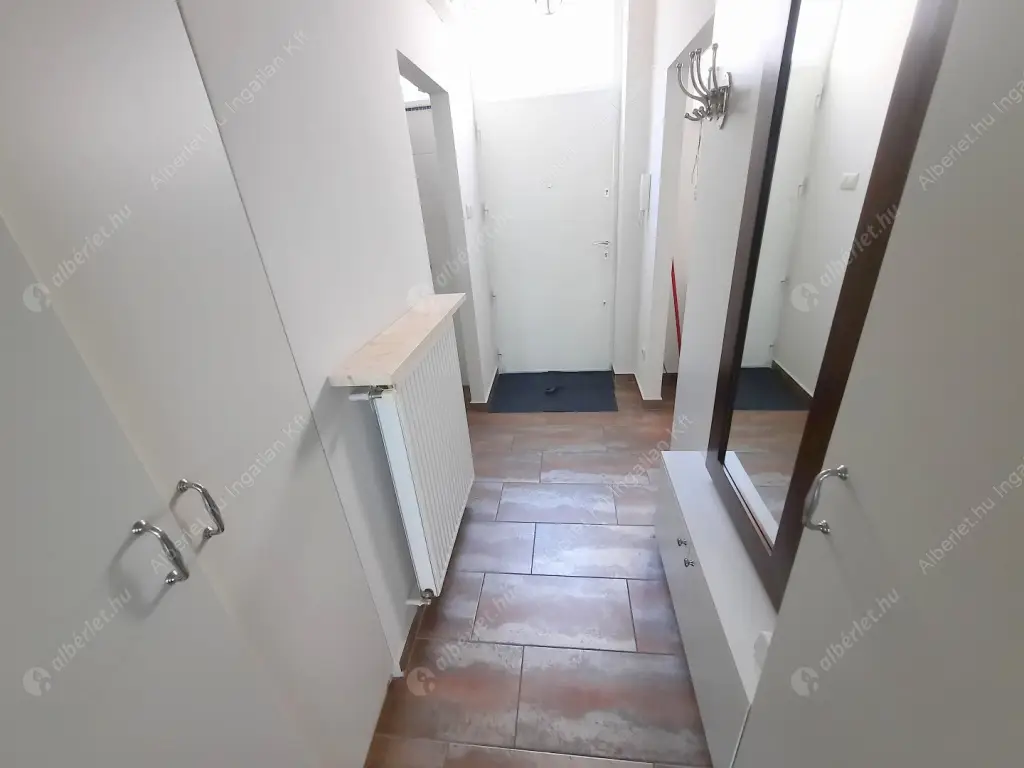 Kiadó albérlet 639000 Ft/hó áron: Budapest, I. kerület  Szentháromság tér. Mérete: 78 nm, 2 szobás | Alberlet.hu - 6625345
