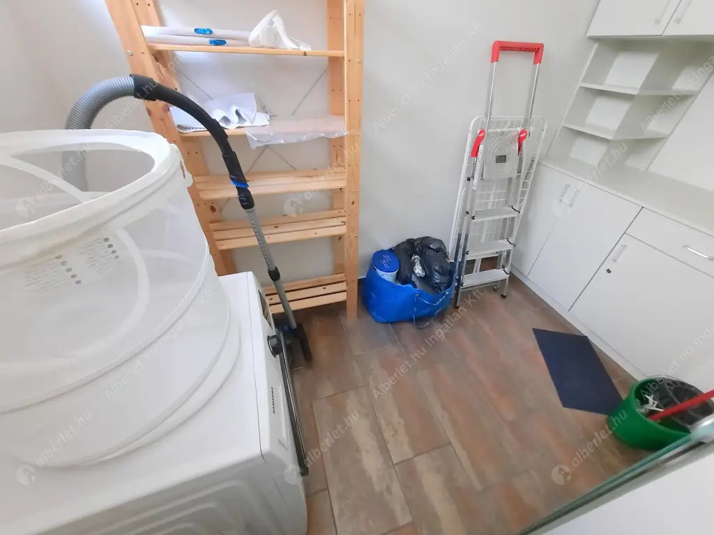 Kiadó albérlet 639000 Ft/hó áron: Budapest, I. kerület  Szentháromság tér. Mérete: 78 nm, 2 szobás | Alberlet.hu - 6625348