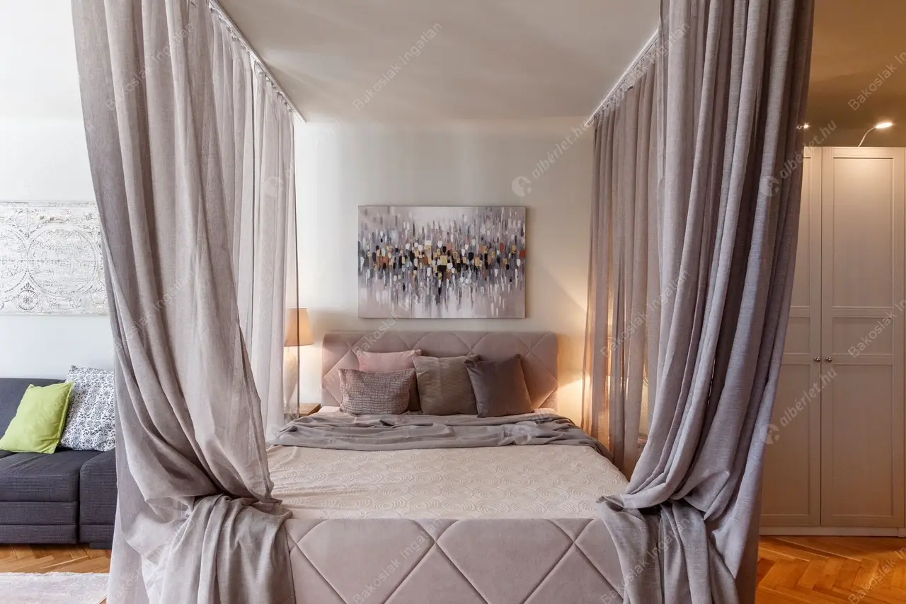 Kiadó albérlet 542000 Ft/hó áron: Budapest, I. kerület  Szentháromság utca. Mérete: 51 nm, 1 szobás | Alberlet.hu - 6337103