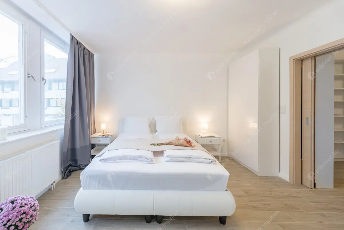 Kiadó albérlet 543000 Ft/hó áron: Budapest, I. kerület  Szentháromság utca. Mérete: 52 nm, 2 szobás | Alberlet.hu - 6337088