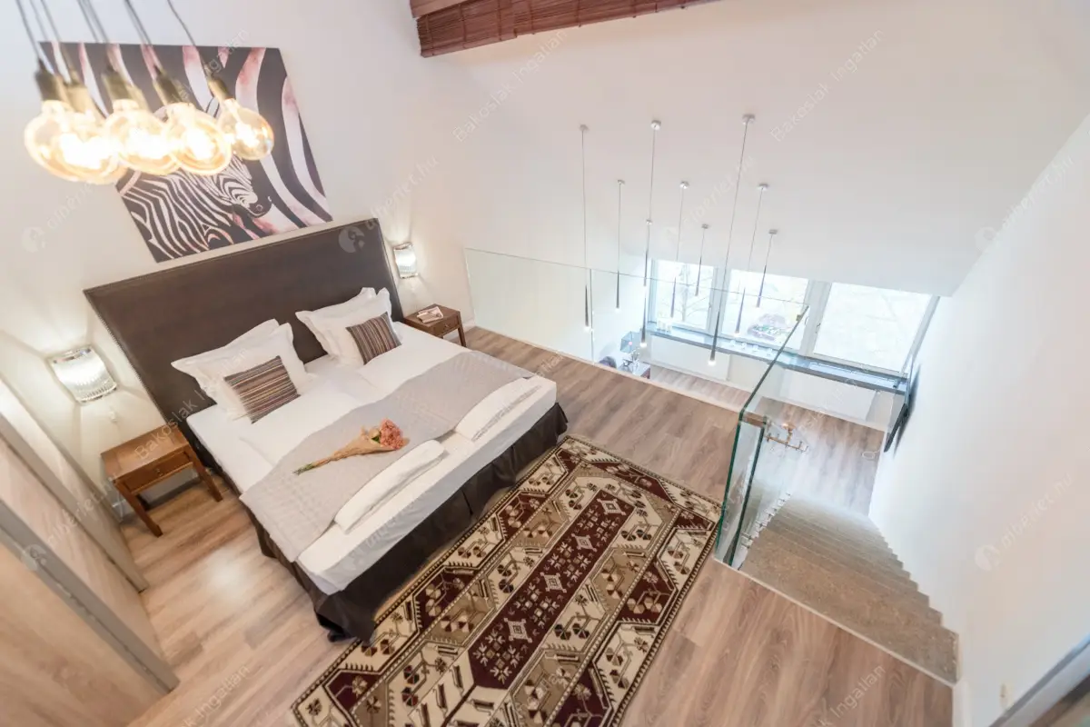 Kiadó albérlet 660000 Ft/hó áron: Budapest, I. kerület  Szentháromság utca. Mérete: 78 nm, 3 szobás | Alberlet.hu - 6337141