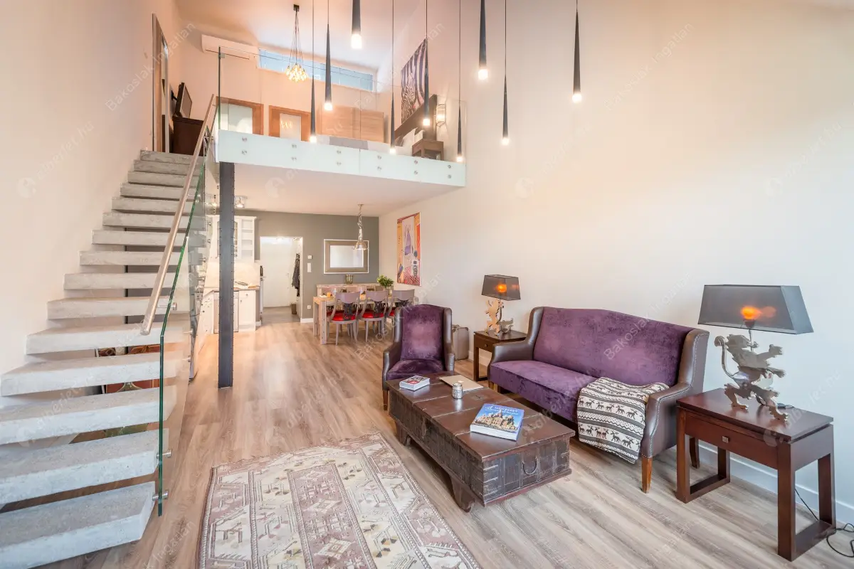 Kiadó albérlet 660000 Ft/hó áron: Budapest, I. kerület  Szentháromság utca. Mérete: 78 nm, 3 szobás | Alberlet.hu - 6337144