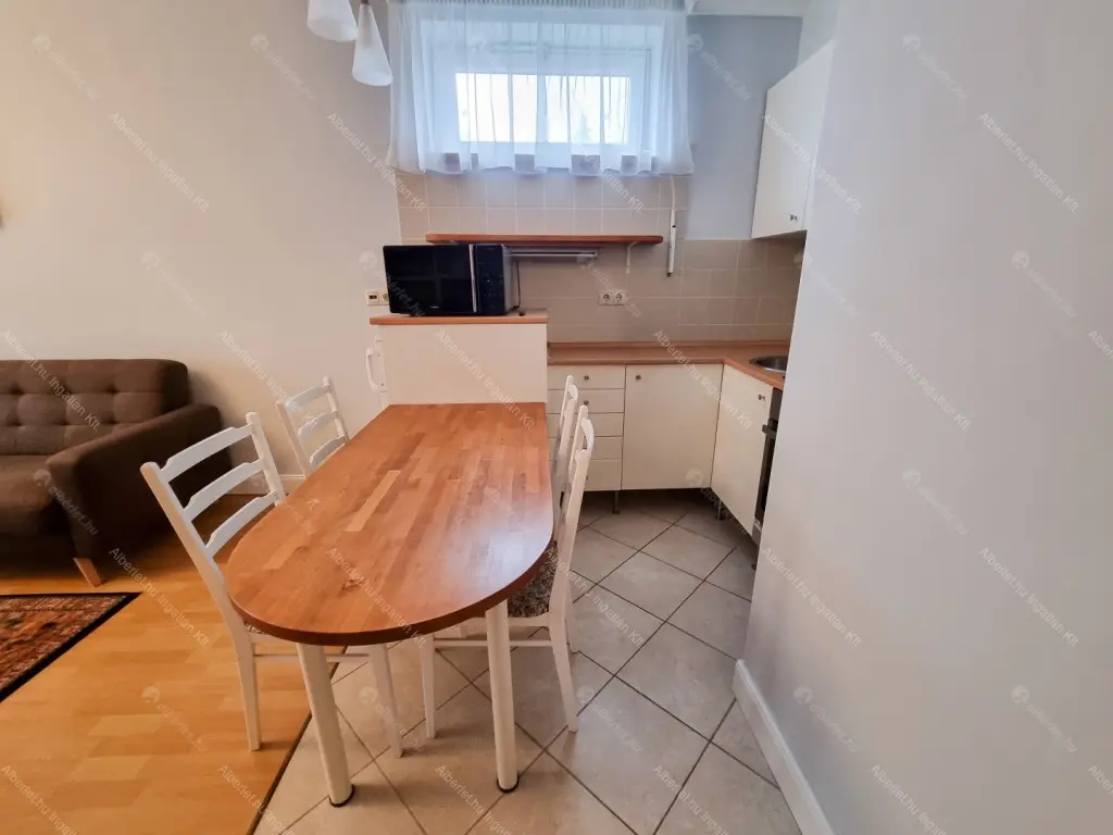 Kiadó albérlet 350000 Ft/hó áron: Budapest, I. kerület  Szirtes út. Mérete: 46 nm, 2 szobás | Alberlet.hu - 6645119